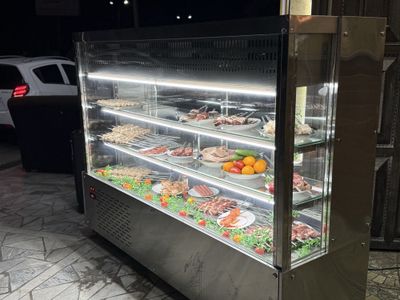 Vetrina Shashlik va Tort pishiriklar uchun uzb dostafka bor