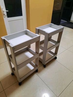 Тумбочка тележка помощница для салона красоты