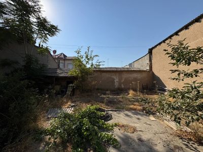 Продаётся участок 4.5 сотки на ул.Саламатина 1 линия, ор-р: Братские М