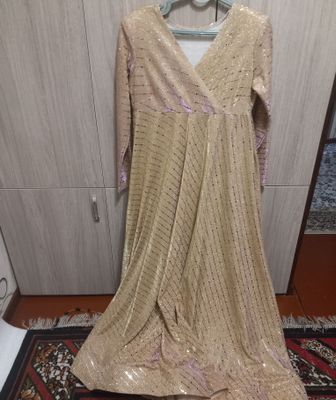 Bir martta kiyilgan libos 180.000