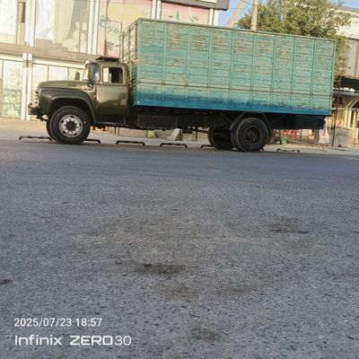 Zil sotiladi moshina soz holatda kuzf uzunligi 6.20. mator ural