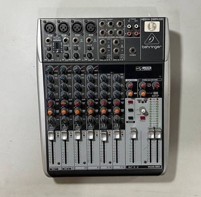 Микшерный пульт Behringer ( 8 канальный)