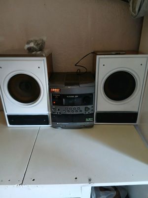 продам центр с колонками! есть аукс