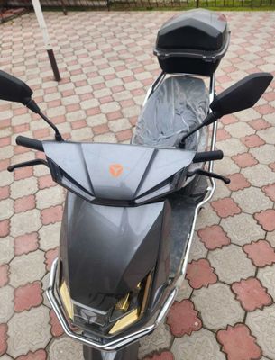 Elektro skuter Yadea t 5 yangde zor ana
