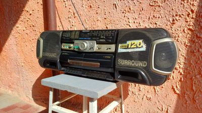 Продается FM ФМ радиоприемник Радио Sharp WF-940W