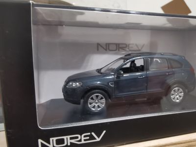 Модель chevrolet Captiva масштаб 1:43