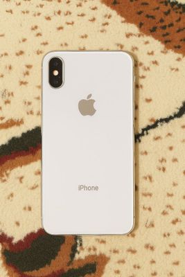 Iphone Xs sotiladi tezda malumotla telda boladi