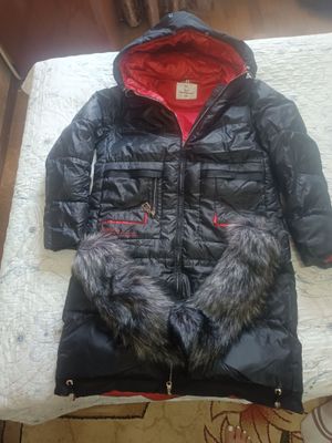 Женская куртка продается
