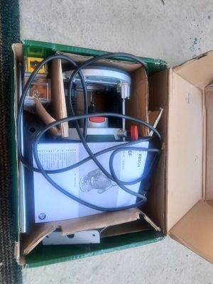 фрезер BOSCH 1200AE новий
