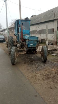 28 Traktor sotiladi