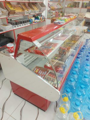 Viterina xolodilnik sotiladi.