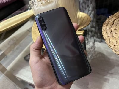 Xiaomi A3. 6/64gb Redmi Emas