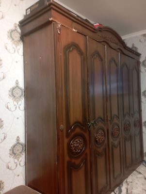 шкаф сотлади