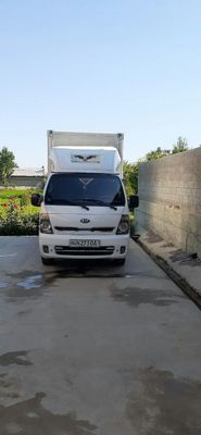 KIA BONGO SOTILADI yili 2009 motori 138 tali gazi 3 ta 80 talik moshi