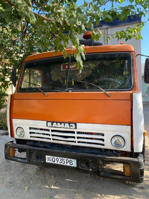 Kamaz 53212 matori zur yog yemaydi ishlab turibd.