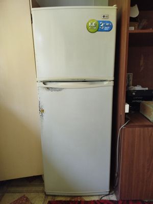 Продаю холодильник LG. двухкамерный