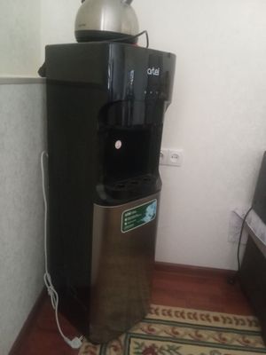 Кулер для воды Artel