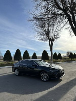 Toyota Avalon hybrid 2023