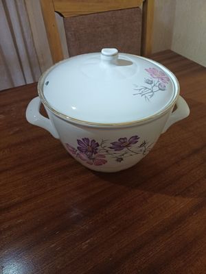 Супница фарфоровая