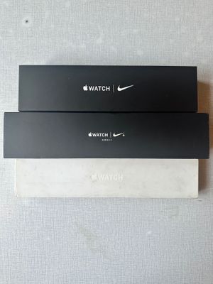Продам свои Apple Watch 1 , 3 NIKE , 5 NIKE