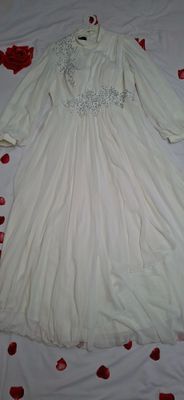 Gotoviy vecherniy ko'yne ivory rang