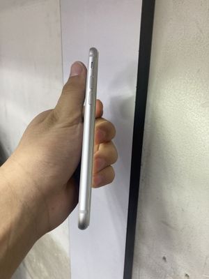 Sotiladi iphone 8