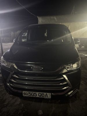 Jac m4 sotiladi 10 kishilik 2023 yil