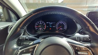 Срочни сотилади KIA CERATO