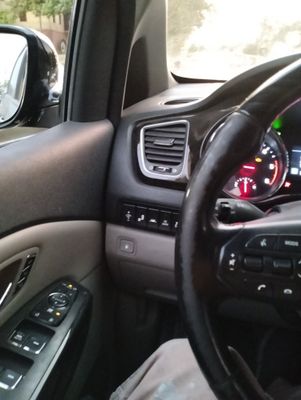 Kia karnival 2019 yil eng fuli