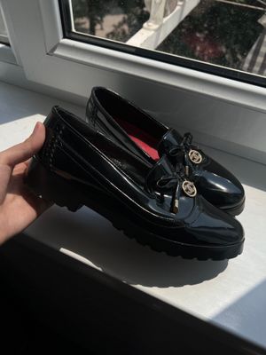 Ayol va qizlar uchun oyoq kiyim