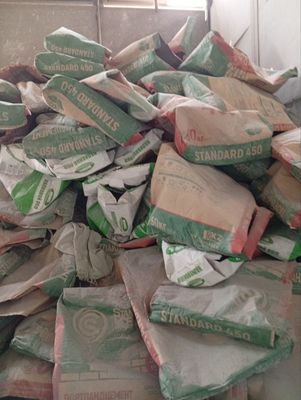 Qog'oz qop B/U sotiladi kilosi 700 somdan