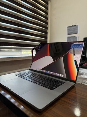 MacBook pro m2 pro 1TB
