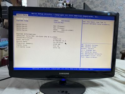 Монитор Samsung SyncMaster B2330 с кейсом ПК