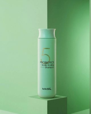 Глубокоочищающий шампунь с пробиотиками Masil 5 Probiotics Scalp Scaling Shampoo