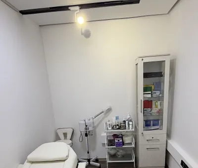 Cosmetologlar uchun jihozlar sotiladi