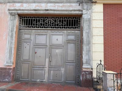 Дарвоза сотилади холати яхши