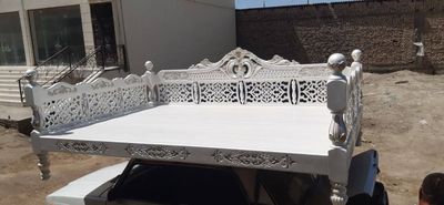 Сури тапчан карават