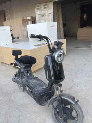 Elektira mapet ideal xolatda katta akumlaytor 4 ta