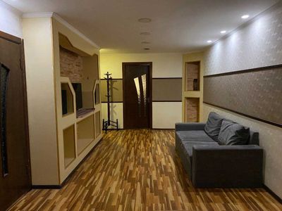 Продам 2/4/5 Авиасозлар, кирпич, балкон 2х6