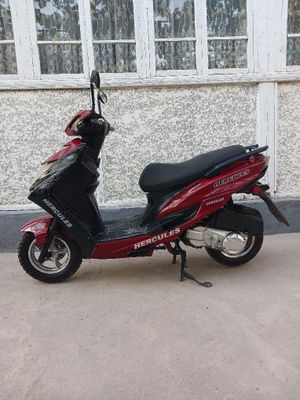 Benzinlik skuter sotiladi