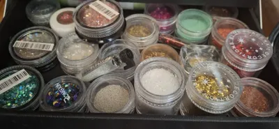 Продаются материалы для украшения работы с маникюром