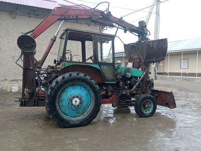 Traktor sotiladi tez va arzon dakumentlari joyida yili 2005