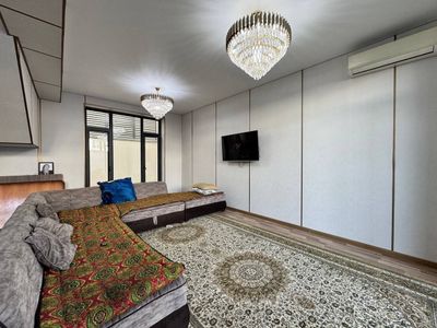 Продается дом 4 комнат, ор-р: Узбум/Чайна Таун, 135 м²