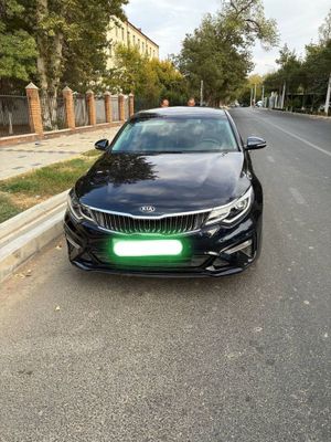 Kia optima srochna sotiladi