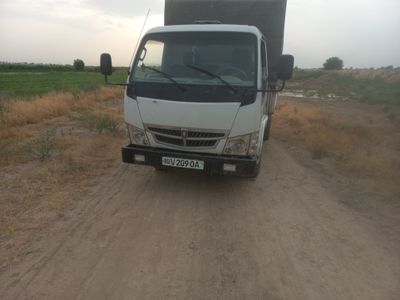 Mini isuzu 2500 t sotiladi holati yahshi