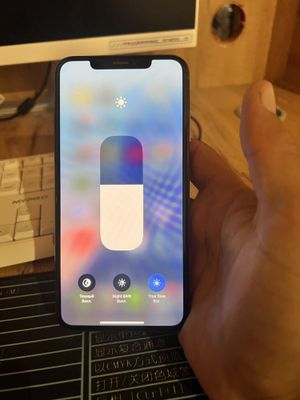 Iphone xs max yaxshi xolatda 64 g