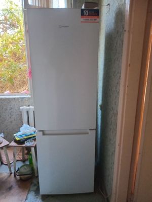 Продаётся холодильник indesit в отличном состоянии