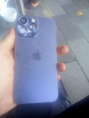 iphon 14 pro max .1/1copu Dubai variant.