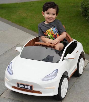 Tesla Elektromobil