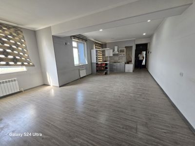 2 xona sotiladi 10000 $ istiklol stadionda